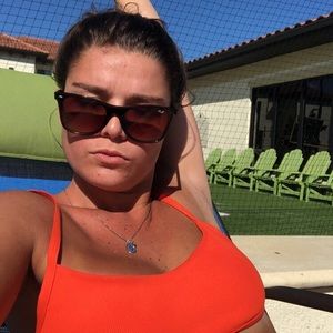 Meet your Posher, Madeline